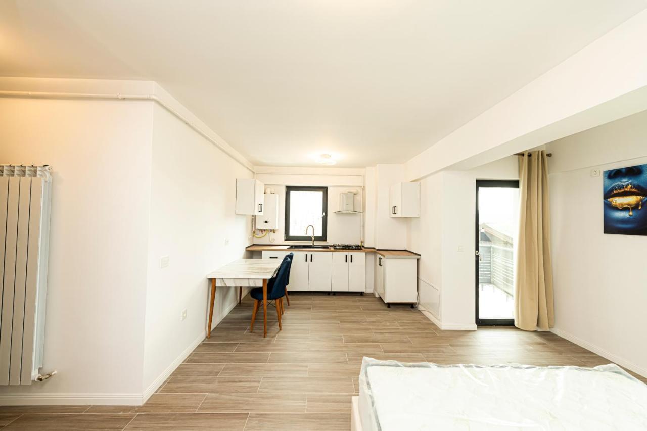 Apart Hotel Fusion Tower Iasi Esterno foto