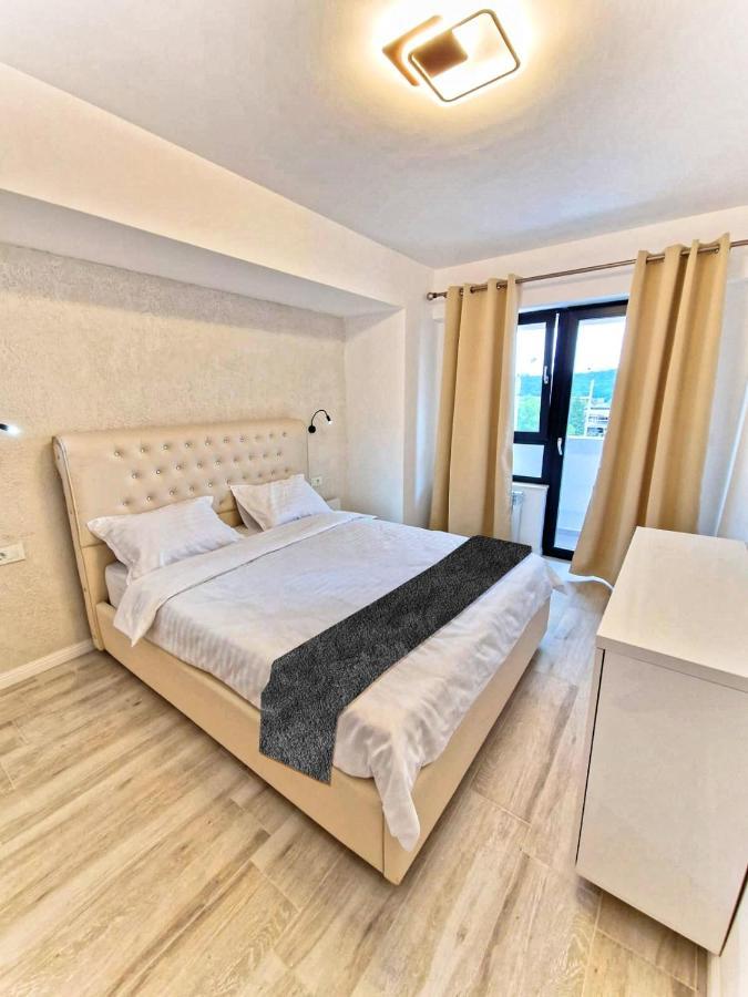 Apart Hotel Fusion Tower Iasi Esterno foto